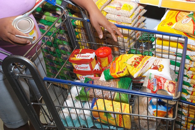 Cesta básica em 18 capitais teve alta em abril, aponta Dieese